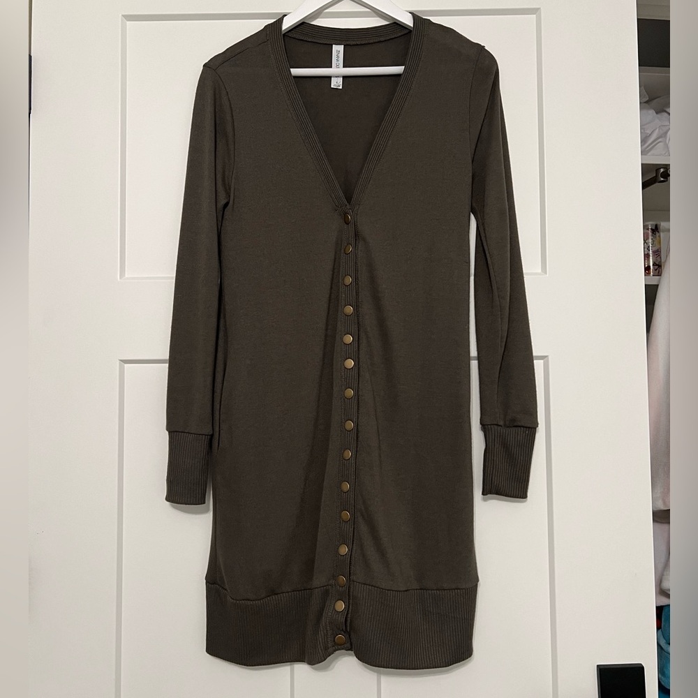 Zenana Outfitters Sweater/Cardigan. Size XS